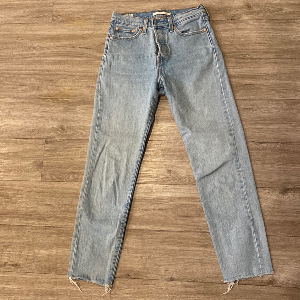 UO wedgie jeans Levi brand